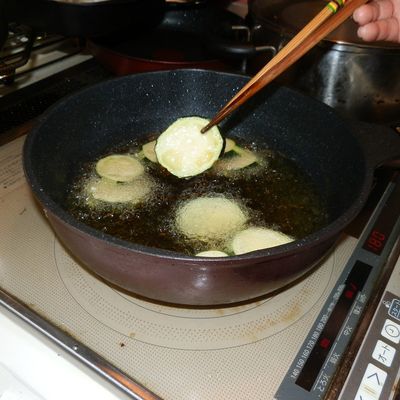 ズッキーニの素揚げ by ミルクとカイト 【クックパッド】 簡単