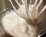 ココアロールケーキ　イチゴ入り作り方8写真