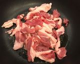 豚バラとニラのオイスターソース炒め！作り方2写真