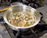 【栗】白身魚ときのこのアクアパッツァ作り方3写真