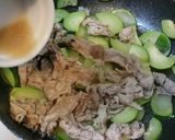豚肉とズッキーニのオイスターソース炒め作り方3写真