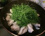 簡単♡芽ひじきと鶏むね肉のニンニク炒め作り方5写真