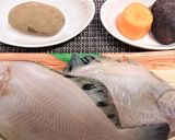 一緒に煮て時短【子持ち黒ガレイの煮魚】作り方1写真