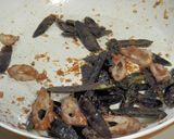 きぬさやとちくわのおかかマヨ醤油炒め作り方2写真