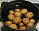 新じゃがと豚肉の八丁味噌炒め作り方1写真