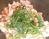 ☆豚肉とおかひじきのガリバタ炒め☆作り方4写真