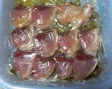 簡単★カツオのにんにく醤油漬け作り方1写真