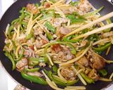 簡単＊豚こま肉のチンジャオロース作り方5写真
