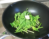 【ほうれん草と豚肉の簡単マヨネーズ炒め】作り方2写真