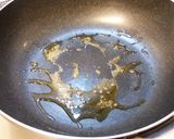おろし生にんにく醤油で肉もやし炒め。作り方1写真