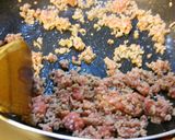 おろし生にんにく醤油で肉もやし炒め。作り方2写真