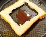 ☼フライパンで♪目玉焼入りくり抜き食パン作り方1写真