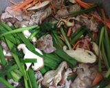 豚肉と残り野菜の炒め物～作り方3写真