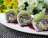 アボカドカニカマロール寿司作り方9写真