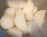 手羽元と大根の林檎煮作り方1写真