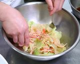 親子で簡単♪キャベツとカニカマの和え物作り方6写真