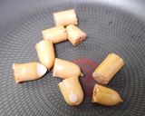 ウィンナーの飾り切り〜四葉のクローバー作り方4写真