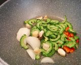 ゴーヤーでタイ料理！トムヤムカレー作り方7写真