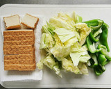 レンジで簡単節約☆厚揚げ回鍋肉。作り方1写真