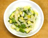 ☆簡単激うま！玉ねぎとアボカドの塩麹和え作り方6写真
