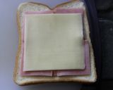 卵焼き器☆ハムとチーズのホットサンド作り方2写真