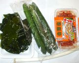 冷たいキムチスープ♪簡単ワカメ・キュウリ作り方1写真