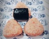 子供大好き♥️ゴマ香る鮭おにぎり作り方2写真