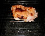 パリパリ鶏もも焼き　特製ソースを添えて作り方3写真