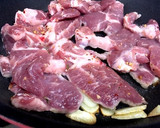 豚小松菜のアジアン炒め温玉のせ丼作り方3写真
