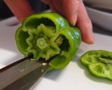丸ごとピーマンのチーズin肉詰め作り方1写真