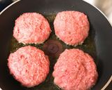 トマト缶で簡単に♪煮込みハンバーグ♪作り方4写真