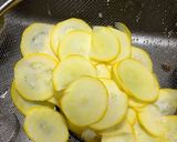 簡単☆ズッキーニとベーコンチーズ焼きやき作り方1写真