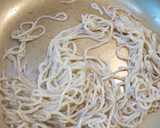真砂こんにゃく～糸蒟蒻と明太子の炒め物作り方3写真