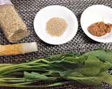 素朴で美味【ちくわとほうれん草の味噌汁】作り方1写真