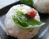 梅＊バジル、わさび塩のおにぎり作り方4写真