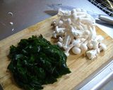 ワカメときのこの炒め物作り方1写真