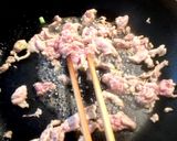 ラープ・ムー焼きそば＊ニラ&豚でスタミナ作り方3写真