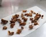 キャラメルナッツ載せベイクドチーズケーキ作り方9写真