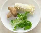きのことクレソンの味噌汁作り方1写真
