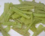 水煮ふきのツナ炒め☺作り方1写真