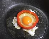 簡単 朝食に色鮮やか パプリカ目玉焼き作り方2写真