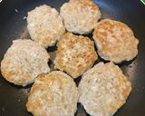 俺流！柔らかヘルシーおろしそ鶏ハンバーグ作り方5写真