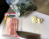 白だしで☆ほうれん草とベーコン和風パスタ作り方1写真