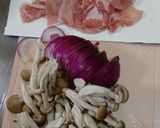 豚肉玉ねぎシメジを擦りおろし胡瓜ポンで♪作り方1写真