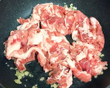 豚こまと玉ねぎの梅ニンニク炒め♬作り方3写真