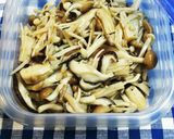 我が家のおつまみ♪ヘルシー冷やしきのこ作り方3写真