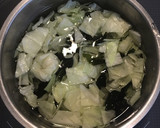 キャベツとわかめの味噌マヨ和え作り方1写真