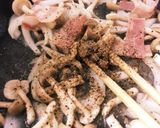 鶏むねとベーコンの黒胡椒焼き作り方5写真