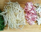 祝☆トップ10感謝！旨辛♪タイ風焼きそば作り方1写真
