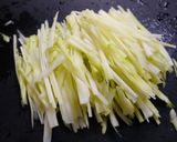 節約！ブロッコリーの茎の和風サラダ作り方1写真